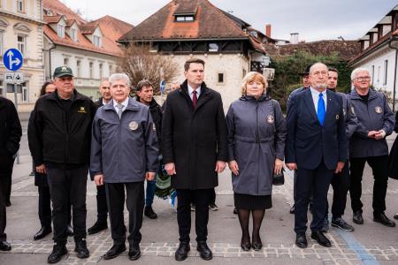Polaganje cvetja k spomeniku Rudolfa Maistra (19)